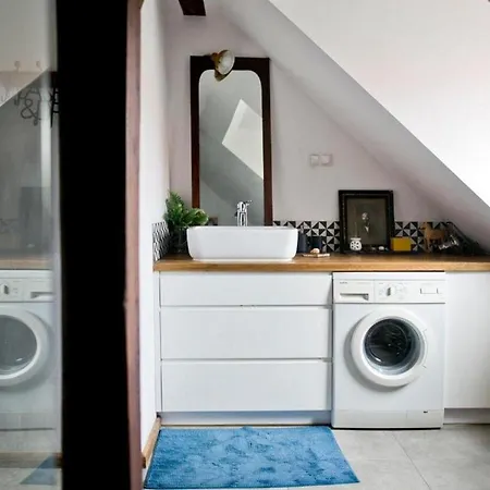 Stylowy, Przestronny 80m2 Na Zielonej Ulicy W Centrum Apartman